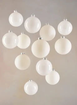 3 1/8in Round Matte Pearl Glass Balls (80mm)