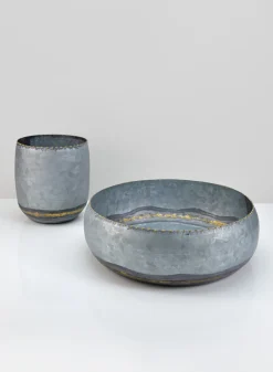 6.25in Tall Byzantine Galv Iron Pot