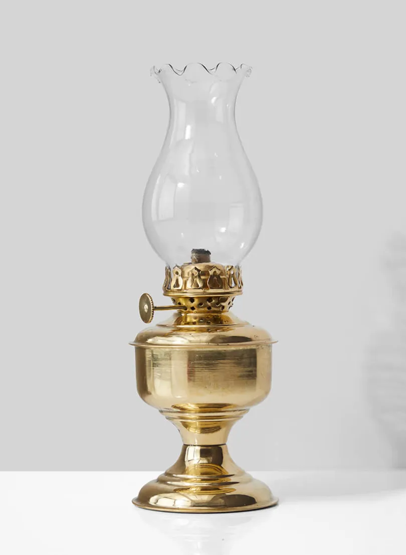 9.5in Tall Heritage Brass Table Oil Lamp