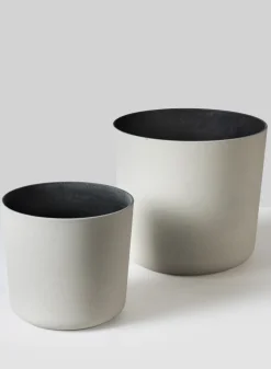 Jardin White Plastic Pot