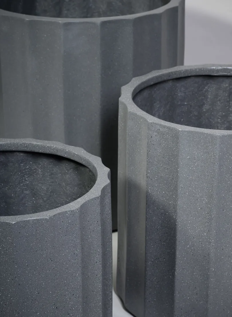 Oreon All Weather Light Weight Speckle Black Polyresin Cylinder Planters