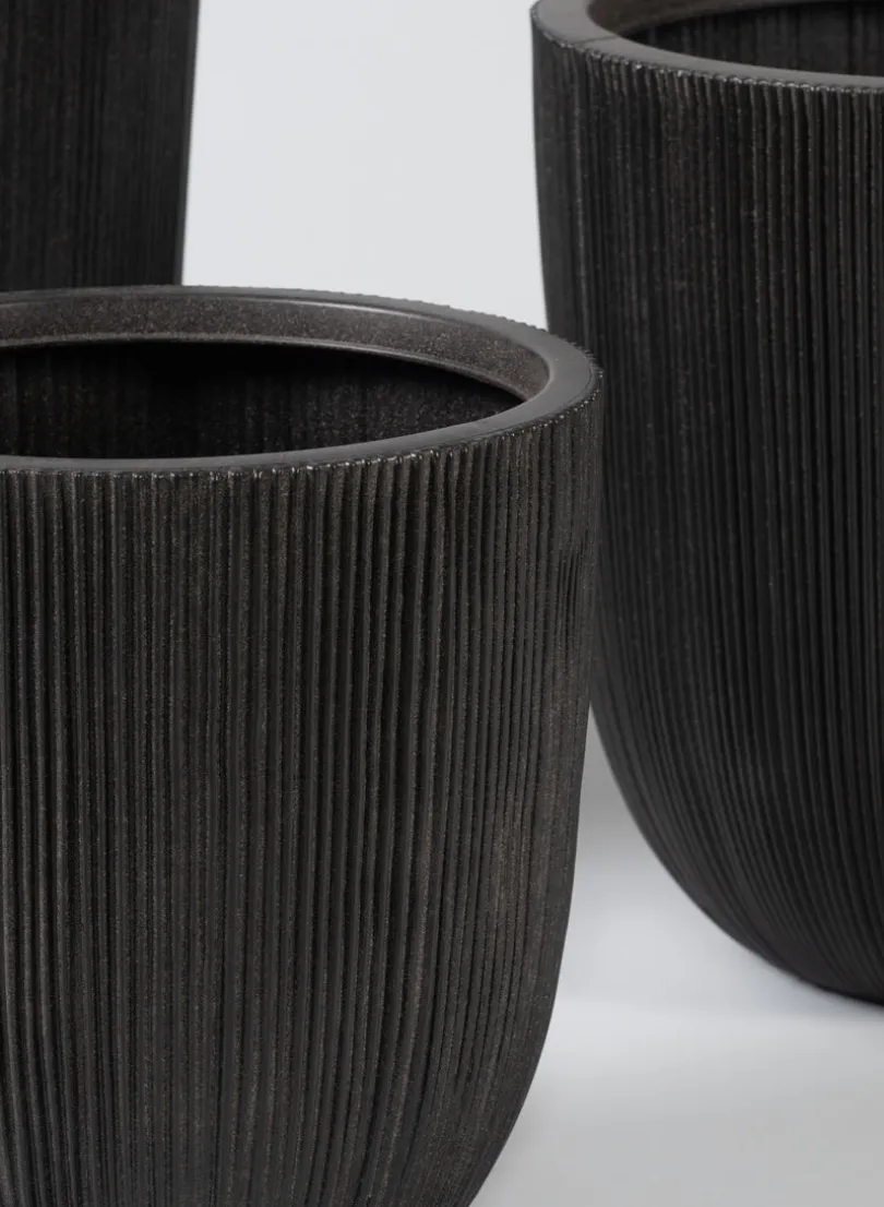 Sierra Aged Black Real Look PVC Planter